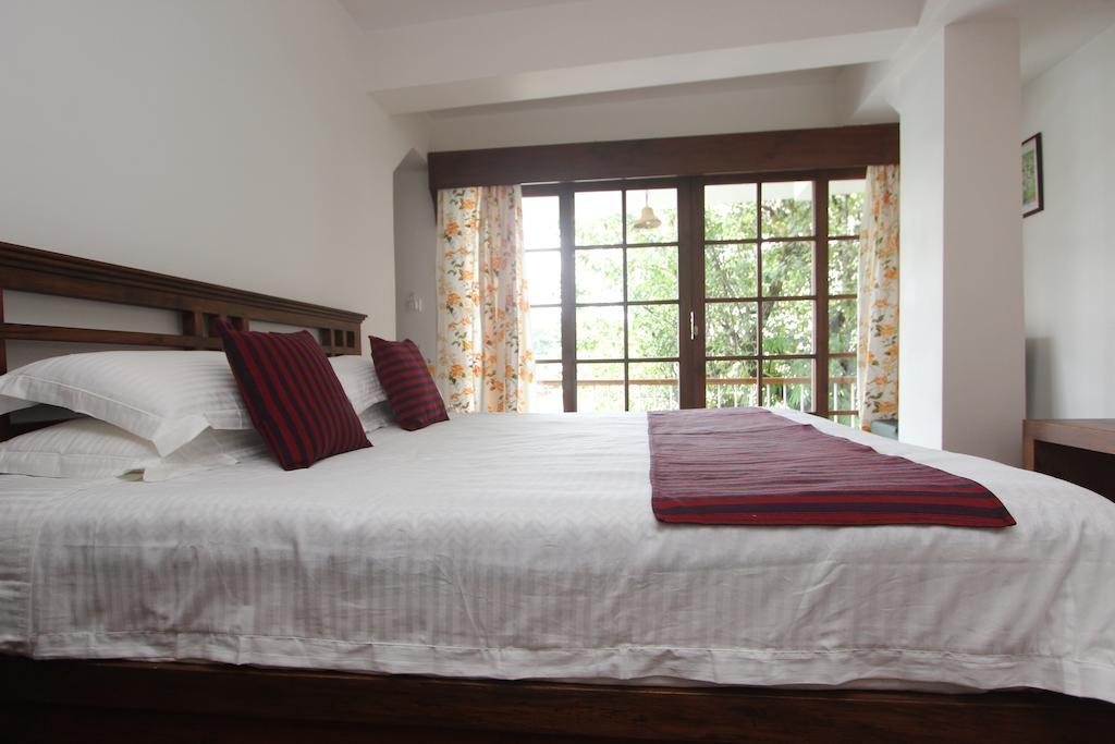 The Pear Tree Bed and Breakfast Shillong Kamer foto