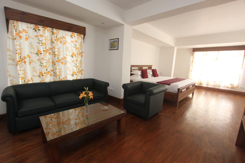 The Pear Tree Bed and Breakfast Shillong Buitenkant foto